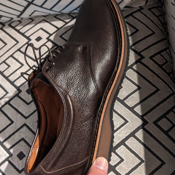 Allen Edmonds Oxfords - Picture 2 of 6